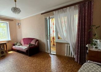 Продам 2-ком. квартиру, 48 м2, Карачаево-Черкесия, улица Космонавтов, 13