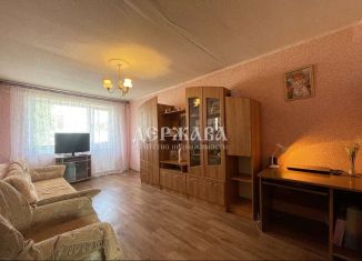 Продается 2-комнатная квартира, 48 м2, Старый Оскол, микрорайон Рудничный, 2