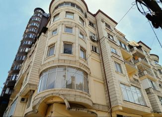 Продается трехкомнатная квартира, 150 м2, Махачкала, улица Манташева, 68, Ленинский район