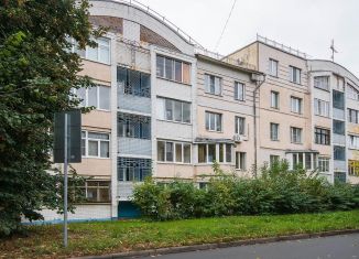 Продается 2-ком. квартира, 65 м2, Ярославль, улица Курчатова, 9к2