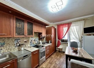 Продаю 3-ком. квартиру, 74 м2, Кемерово, проспект Шахтёров