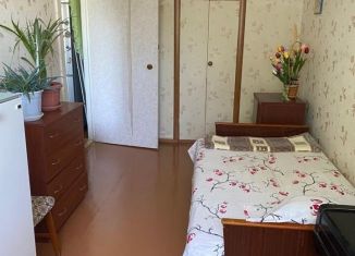 Сдается 3-комнатная квартира, 60 м2, посёлок городского типа Мирный, Школьная улица, 5