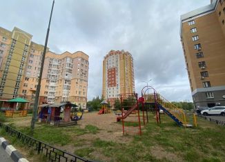 Сдаю в аренду 1-комнатную квартиру, 40 м2, Казань, Курская улица, 27