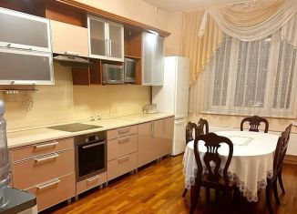 Сдам 2-ком. квартиру, 80 м2, Старый Оскол, микрорайон Степной, 13