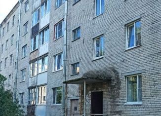 Продается 1-комнатная квартира, 32 м2, поселок Красносельское, Советская улица, 3