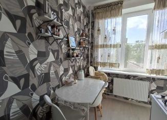 Продаю 3-комнатную квартиру, 60 м2, Крымск, улица Свердлова, 15