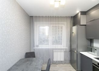 Продаю 3-комнатную квартиру, 79 м2, Тюмень, улица Мельникайте, 32