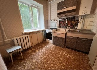 Продается 2-ком. квартира, 44 м2, Арзамас, улица Калинина, 26