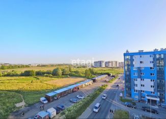 Продам 2-ком. квартиру, 66 м2, городской посёлок Янино-1, Ясная улица, 4к1