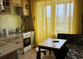 Сдаю в аренду 1-ком. квартиру, 40 м2, Тосно, улица Чехова, 10