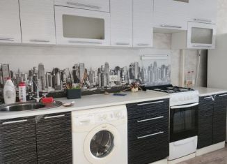 Сдам 1-ком. квартиру, 41 м2, Йошкар-Ола, улица Петрова, 28, микрорайон Мирный