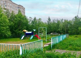 2-ком. квартира на продажу, 55 м2, Мурманская область, Парковая улица, 31