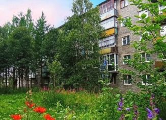 Продажа 2-комнатной квартиры, 47 м2, Мурманская область, улица Космонавтов, 12