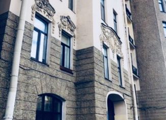 Продам комнату, 18 м2, Санкт-Петербург, 18-я линия Васильевского острова, 23