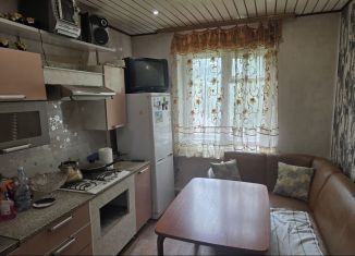 Продаю 2-ком. квартиру, 49 м2, Боровичи, Загородная улица, 53А
