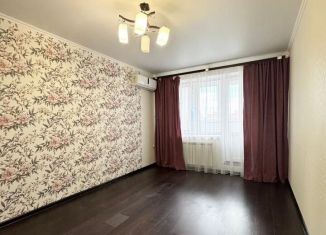 Продаю двухкомнатную квартиру, 60 м2, поселок городского типа Кугеси, Советская улица, 90