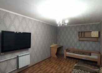 Сдам 2-ком. квартиру, 50 м2, Липецк, улица Космонавтов, 100