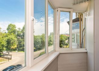 Продажа 3-ком. квартиры, 90 м2, Артём, Заречная улица, 4