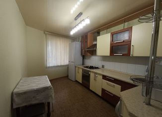 Сдача в аренду 2-ком. квартиры, 65 м2, Татарстан, проспект Строителей, 16