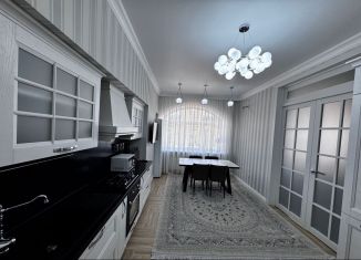 Продаю двухкомнатную квартиру, 76 м2, Кисловодск, проспект Победы, 31