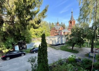 Продам 3-комнатную квартиру, 66 м2, Серпухов, улица Чехова, 81А