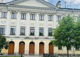 Сдаю 2-ком. квартиру, 80 м2, Санкт-Петербург, улица Рылеева, 1/9