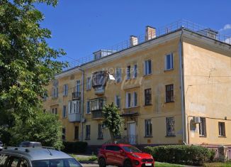 Продается двухкомнатная квартира, 47.1 м2, Магнитогорск, улица Куйбышева, 11