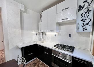 Продам трехкомнатную квартиру, 55 м2, Ульяновск, Железнодорожный район, Хрустальная улица, 35