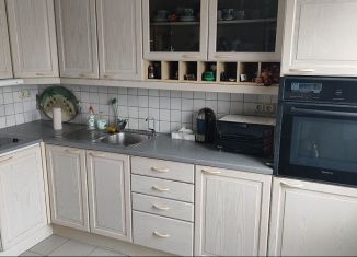 Продам 3-ком. квартиру, 73 м2, Москва, ЗАО, Осенний бульвар, 6