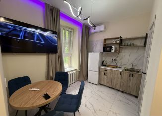 Сдается в аренду 1-комнатная квартира, 33 м2, Хабаровск, Кабельная улица, 2