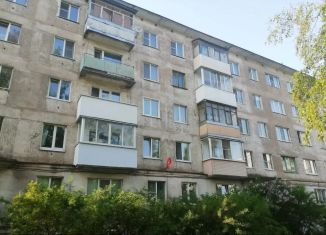 Продается трехкомнатная квартира, 57.6 м2, Бежецк, Большая улица, 1