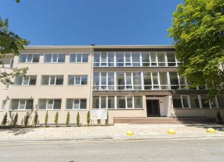 Продажа 2-ком. квартиры, 73.7 м2, Бахчисарай, улица Грузинова, 61