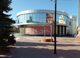 Продается торговая площадь, 211 м2, Энгельс, площадь Свободы, 3