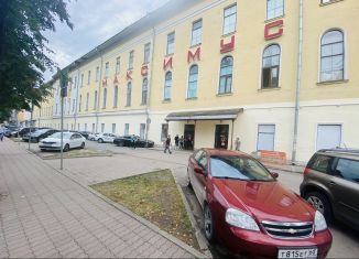 Сдаю в аренду торговую площадь, 455 м2, Псков, Октябрьский проспект, 54