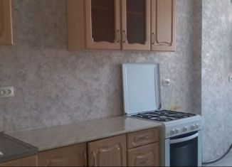 Сдаю 2-ком. квартиру, 52 м2, Азов, переулок Тимирязева, 86А