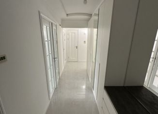 Продам трехкомнатную квартиру, 80 м2, Грозный, улица А.А. Айдамирова, 147к3, микрорайон Ипподромный