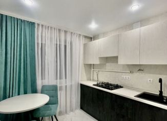 Продаю 2-комнатную квартиру, 48 м2, Ставрополь, улица Ломоносова