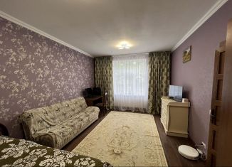 Продам 1-ком. квартиру, 39.2 м2, Лабинск, улица Черняховского, 4