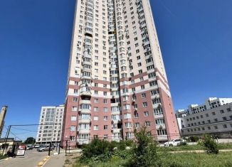 Сдам 1-ком. квартиру, 40 м2, Энгельс, Полиграфическая улица, 85, ЖК Центральный