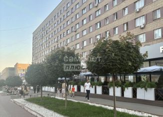 Продается 2-ком. квартира, 42.2 м2, Курск, улица Ленина, 20