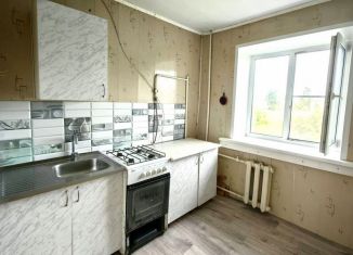 Продам 2-ком. квартиру, 37.4 м2, Нижегородская область, улица Челюскинцев, 16