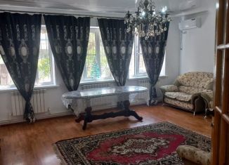 Продам трехкомнатную квартиру, 77.2 м2, Дербент, улица Орджоникидзе, 6