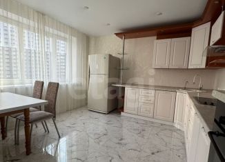 Сдам в аренду 1-ком. квартиру, 40 м2, Тюмень, улица Монтажников, 42А, ЖК Пятый квартал