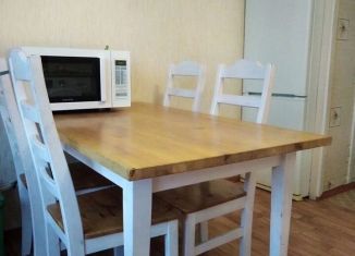 Сдам 2-комнатную квартиру, 50 м2, городской посёлок Советский, Портовая улица, 2