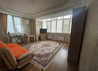 Сдам в аренду 2-ком. квартиру, 50 м2, Ставрополь, улица Осипенко, 10А, микрорайон № 9