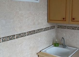 Сдается в аренду двухкомнатная квартира, 48 м2, Кропоткин, Красная улица, 23