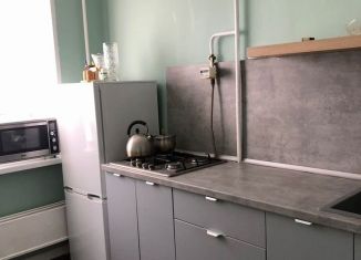 Сдаю 2-ком. квартиру, 62 м2, Благовещенск, улица Демьяна Бедного, 85