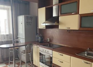 Аренда 2-ком. квартиры, 60 м2, Мытищи, улица Белобородова, 11к2