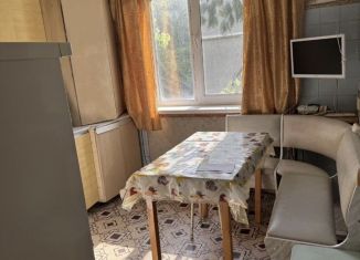 Сдается 3-комнатная квартира, 60 м2, Крымск, улица Слободка, 105