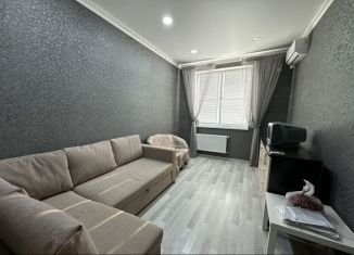 Сдается в аренду 1-ком. квартира, 38 м2, Крымск, улица Маршала Жукова, 48Е